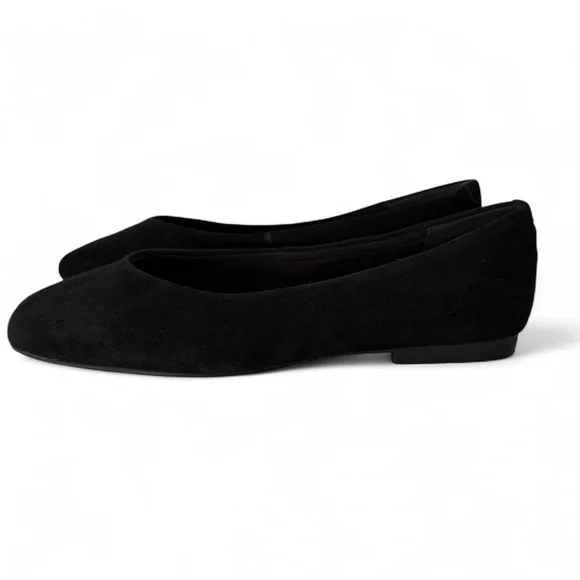 Classic Black Women's Flats. - Picture 2 of 6